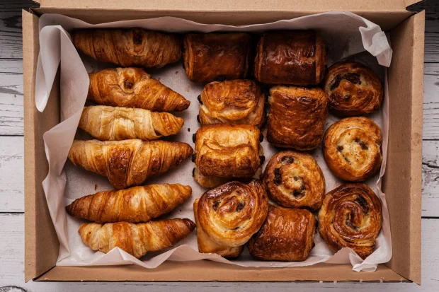 Sladká bedýnka - mix dánského pečiva / 20 ks